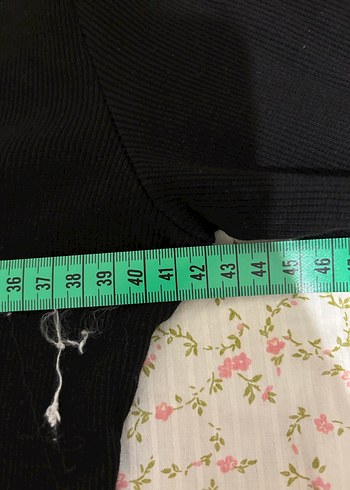 Dantel Detaylı Siyah V Yaka Uzun Kollu Bluz - Görsel 3