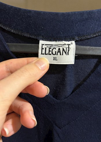 Lacivert V Yaka Tişört - Görsel 2