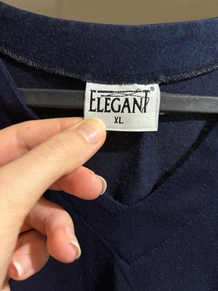 Lacivert V Yaka Tişört - Görsel 2