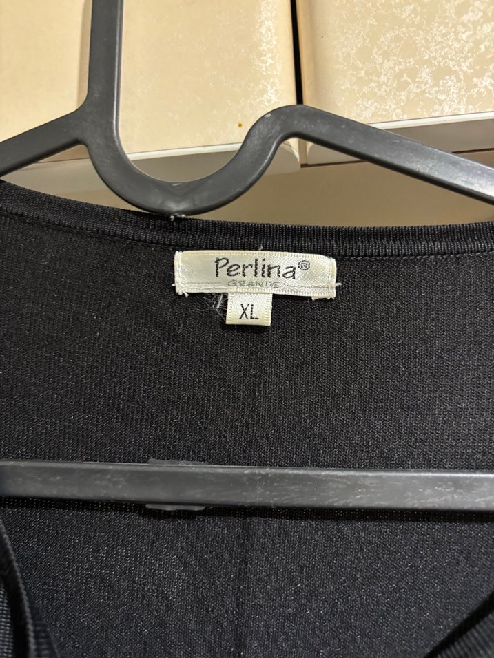 Düğmeli Siyah Bluz - Görsel 2