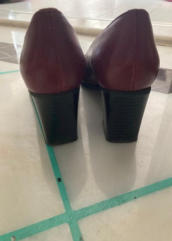 Bordo Deri Tokalı Kadın Klasik Topuklu Ayakkabı - Görsel 2