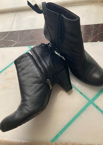 39 Beden Siyah Topuklu Gotik Kadın Bot