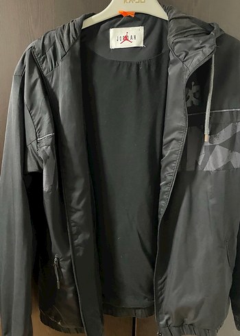 Jordan Siyah Kapüşonlu Erkek Yağmurluk - Görsel 3