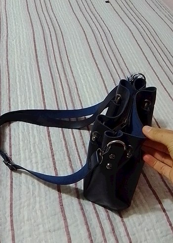 Mavi Deri GUESS Kadın Çanta Püsküllü - Görsel 4