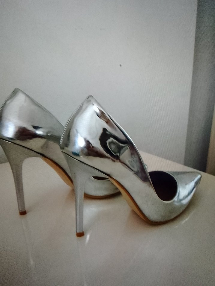 Gri Metal Tokalı Stiletto Topuklu Kadın Ayakkabı - Görsel 2