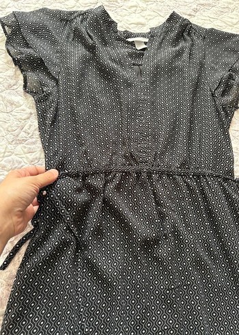 38 Beden H&M ELBISE Siyah Puantiyeli V Yaka Midi Elbise