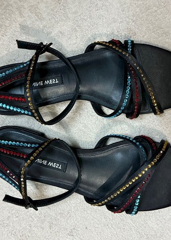 Nine West Çok Renkli Boncuklu sandalet Kadın Ayakkabı