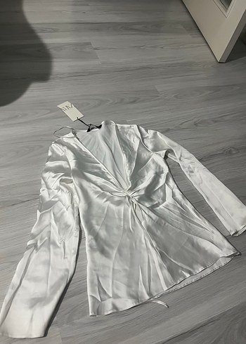 Zara Zara Etiketli Beyaz V Yaka Uzun Kollu Kadın Gömlek