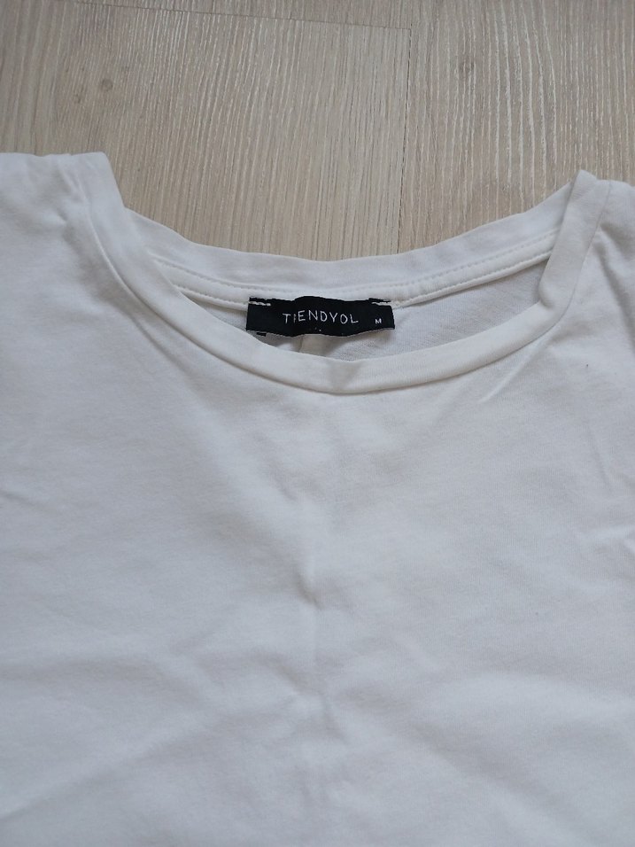 Kadin Beyaz Vatkali  Tişört - Görsel 3