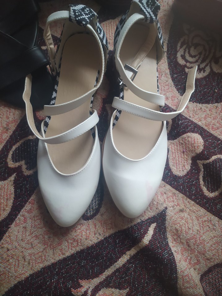 Bej Yılan Desenli Tokalı Kadın Sandalet - Görsel 2