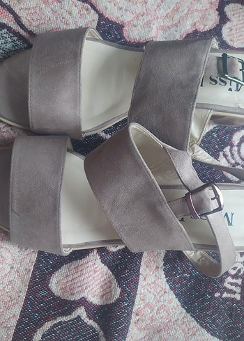 Gri Süet Dolgu Topuklu Kadın Sandalet - Görsel 2