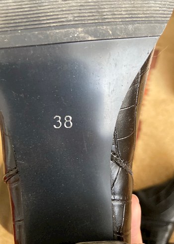 38 Beden Kadın Siyah Deri Dizaltı çizme