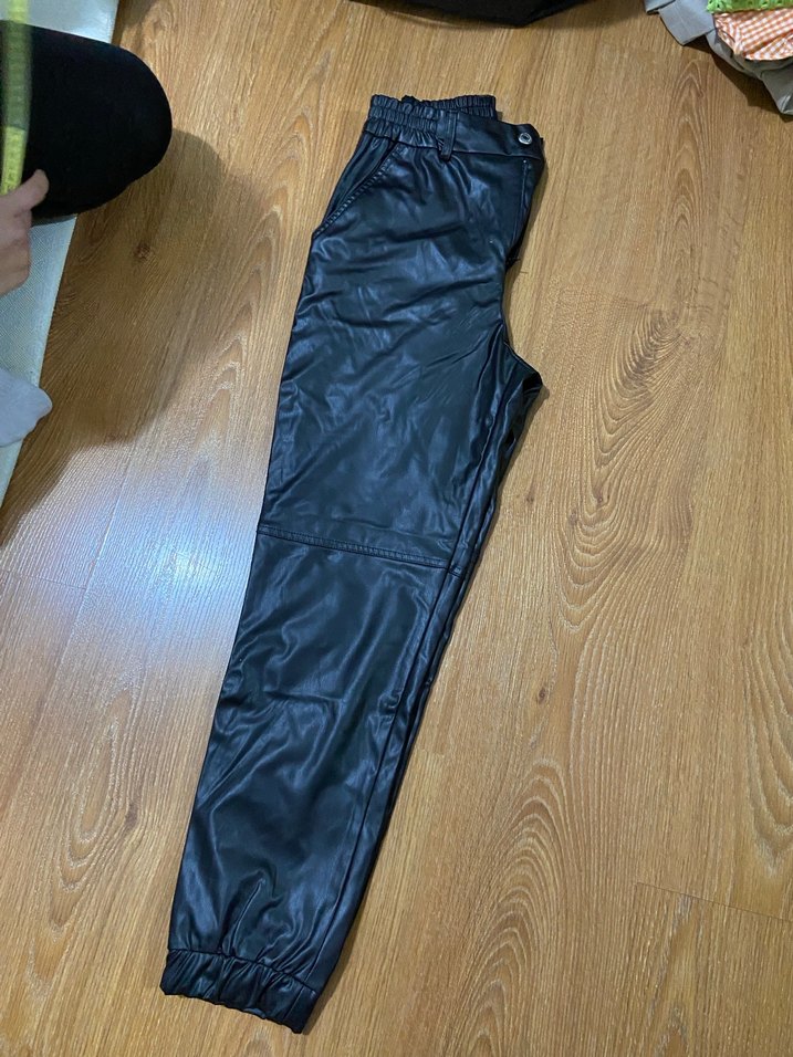 Kadın Siyah Deri Beli Kemerli Dar Paça Pantolon - Görsel 2