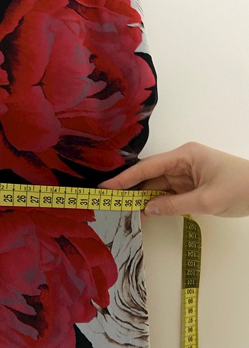 Çiçek Desenli Uzun Askılı Drapeli Elbise - Görsel 6