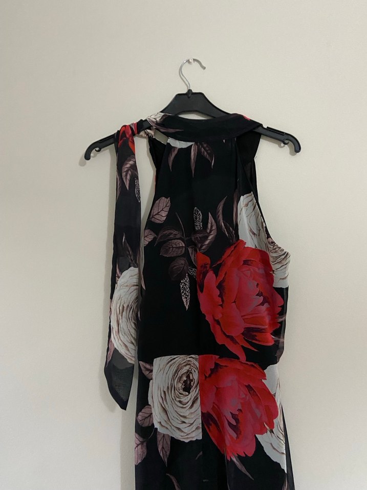 Çiçek Desenli Uzun Askılı Drapeli Elbise - Görsel 2