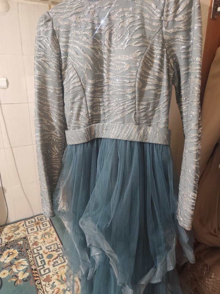 Gri Uzun Kollu Kürklü Desenli Kadın Abiye Elbise - Görsel 2