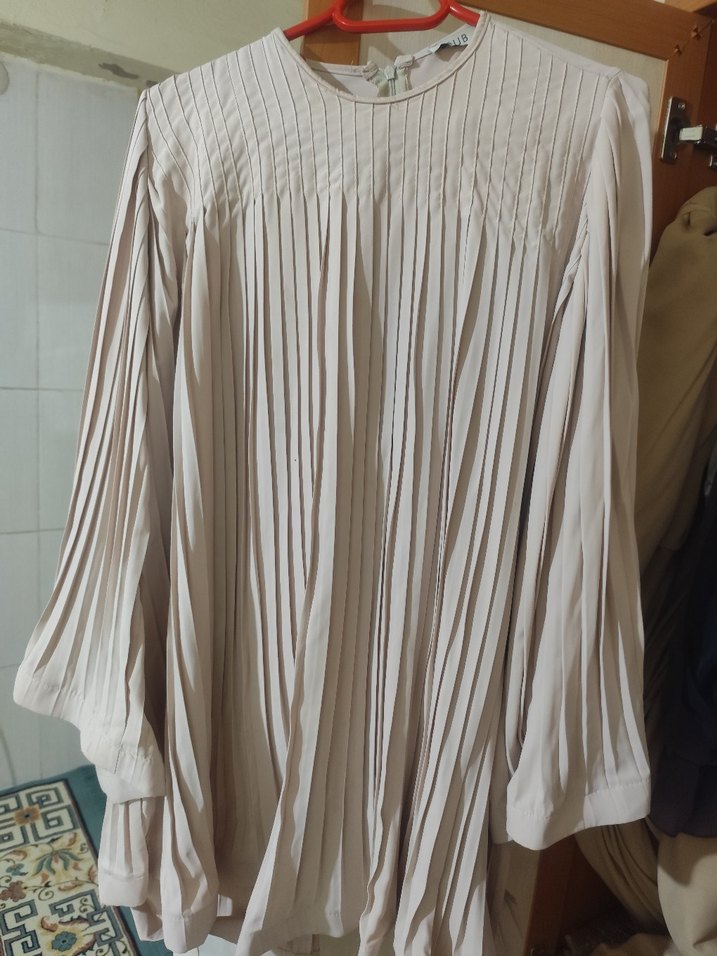 Drapeli Siyah Keten Kadın Şal - Görsel 3