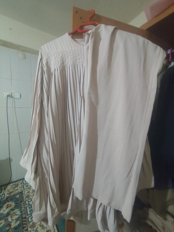 Drapeli Siyah Keten Kadın Şal - Görsel 2