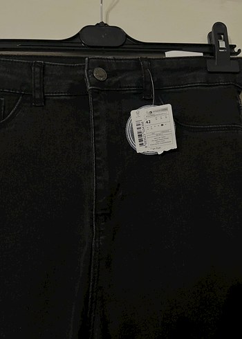 Siyah Dar Kesim Kot Pantolon - Görsel 3