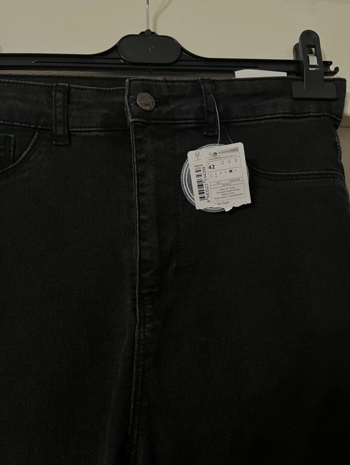 Siyah Dar Kesim Kot Pantolon - Görsel 3