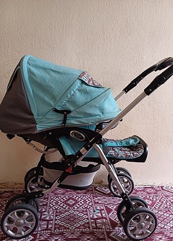 Mavi bebek arabasi