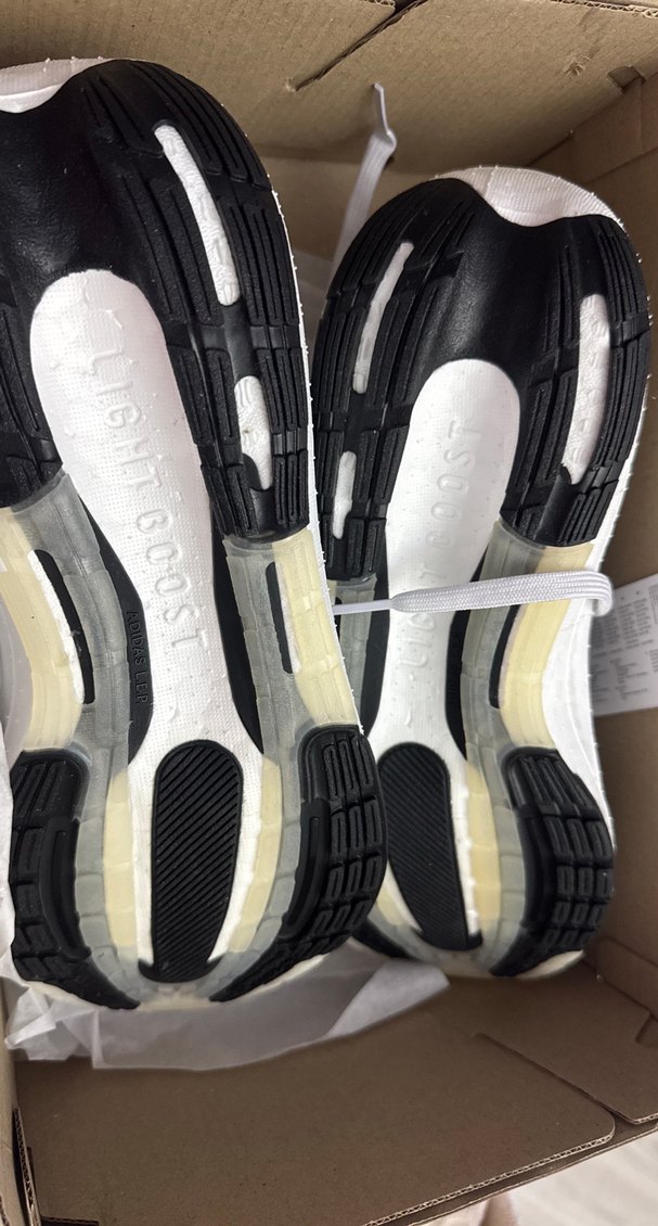 Beyaz Adidas Ultraboost Light W Spor Ayakkabı - Görsel 3