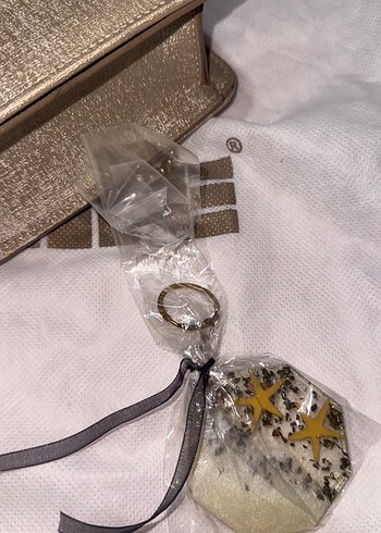 Zincir Detaylı Altın Rengi Deri Kadın Çanta - Görsel 6