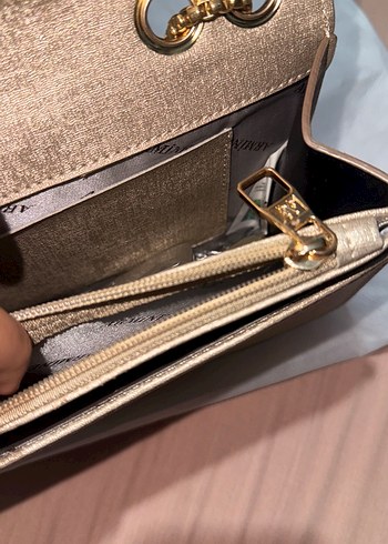 Zincir Detaylı Altın Rengi Deri Kadın Çanta - Görsel 5