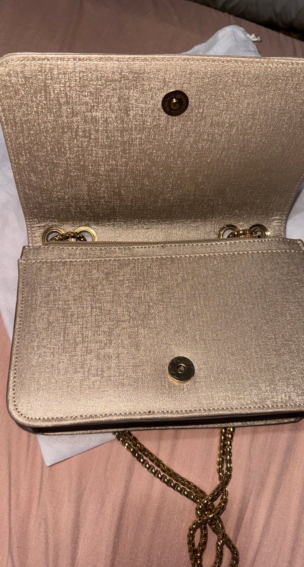 Zincir Detaylı Altın Rengi Deri Kadın Çanta - Görsel 3