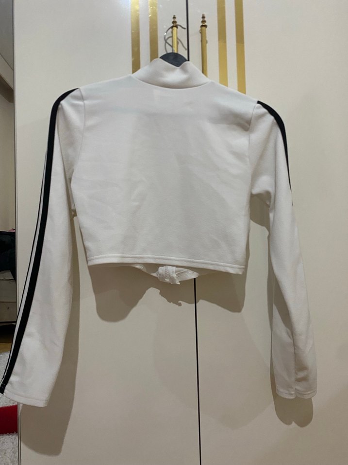 Beyaz Fermuarlı V Yaka Crop Top - Görsel 3