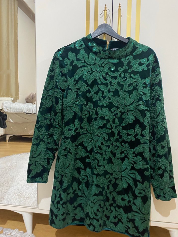 Yeşil Dantel Detaylı Midi Elbise - Görsel 2