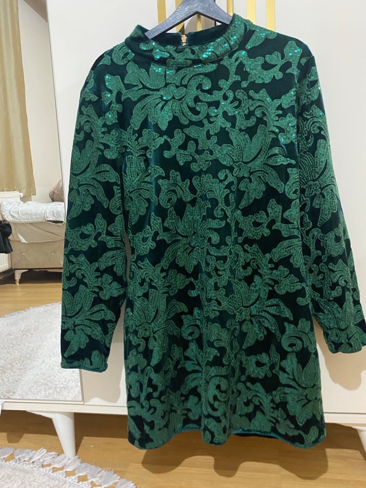 Yeşil Dantel Detaylı Midi Elbise - Görsel 3