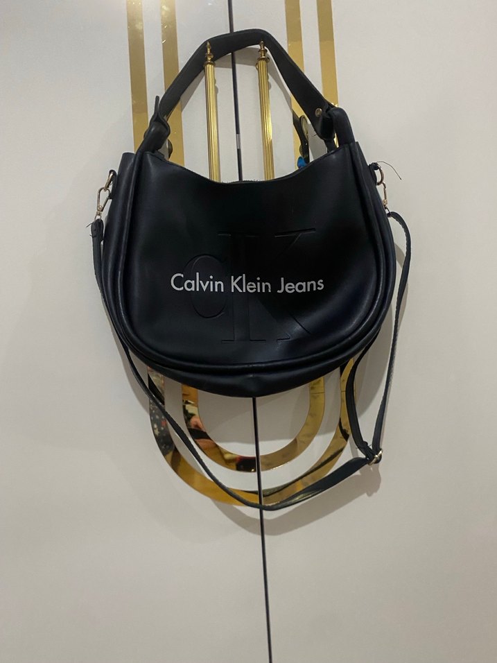 Calvin Klein Jeans Yazılı Siyah Deri Kadın Çanta - Görsel 3
