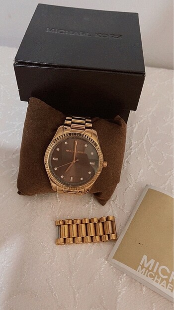 Micheal kors saat