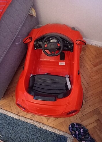 Beden kırmızı Renk 12 volt akülü araba