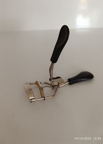 Altın Renk Kirpik Kıvırıcı - Görsel 2