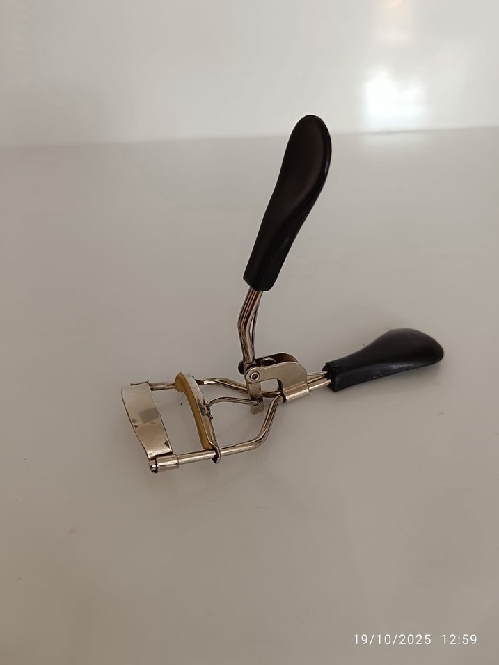 Altın Renk Kirpik Kıvırıcı - Görsel 2