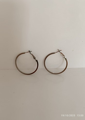 Bej Minimalist Midi Halka Küpeler - Görsel 4