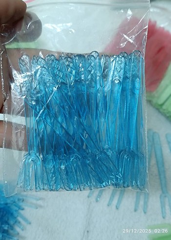 Renkli Plastik Parti Çatalı - Görsel 3