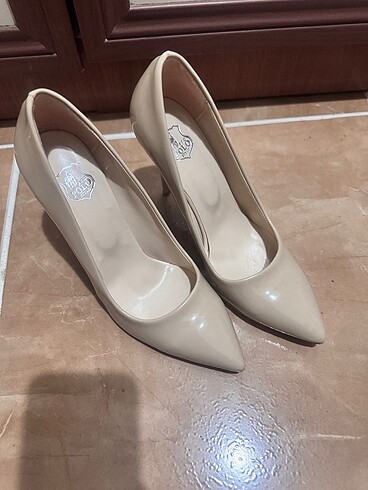 39 Beden Stiletto
