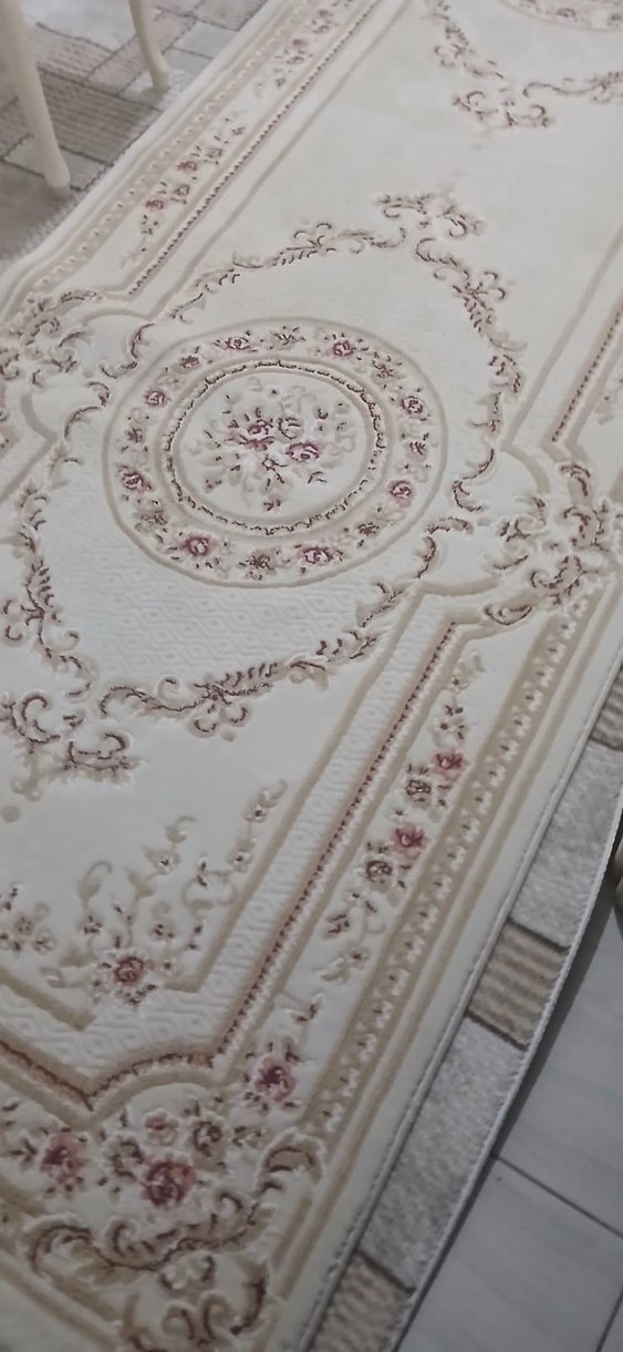 Beyaz İşlemeli Klasik Halı - Görsel 2