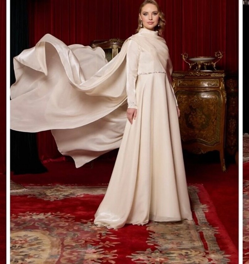 Uzun Kollu Beyaz A Kesim Abiye - Görsel 3