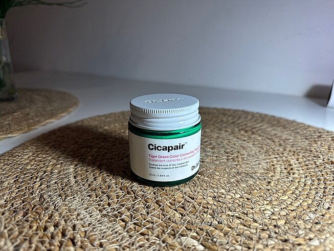Dr.Jart Cicapair tiger grass color correcter krem