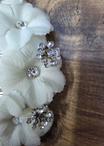 Beyaz Boncuklu Bohem Çiçekli Saç Tokası - Görsel 3