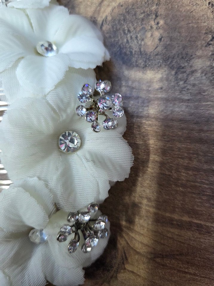 Beyaz Boncuklu Bohem Çiçekli Saç Tokası - Görsel 3