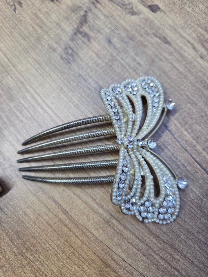 Beyaz Kelebek Figürlü Metal Saç Tokası - Görsel 4