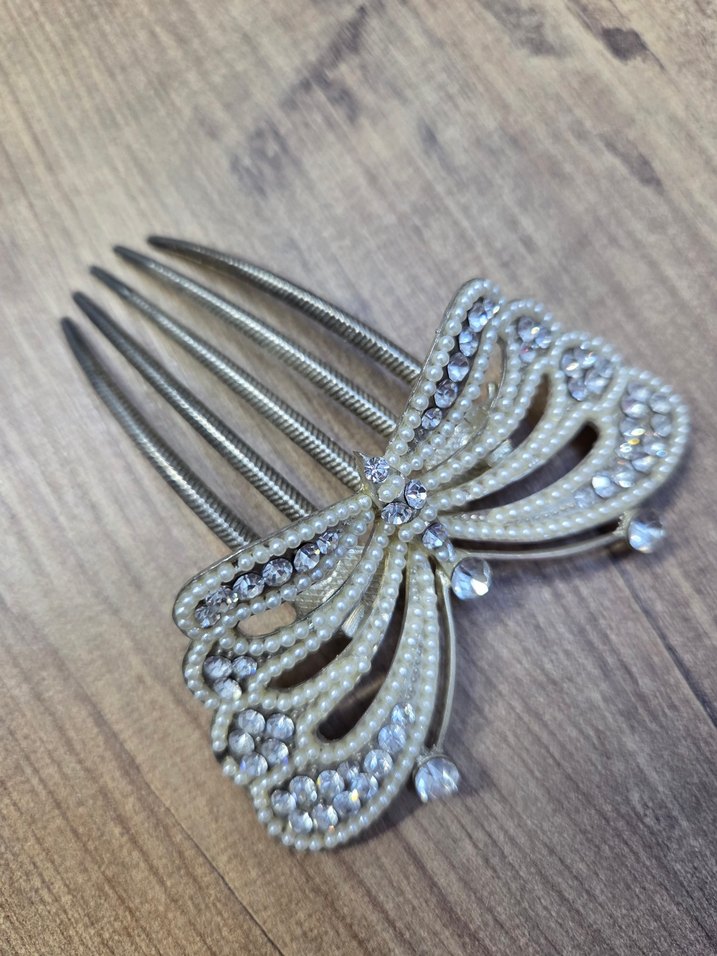 Beyaz Kelebek Figürlü Metal Saç Tokası - Görsel 5