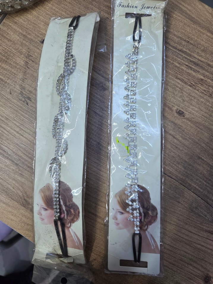 Zincir Detaylı Bej Metal Saç Aksesuarı bandi - Görsel 3