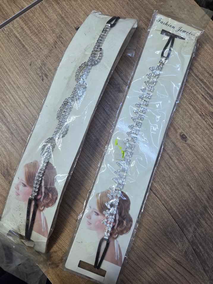 Zincir Detaylı Bej Metal Saç Aksesuarı bandi - Görsel 2