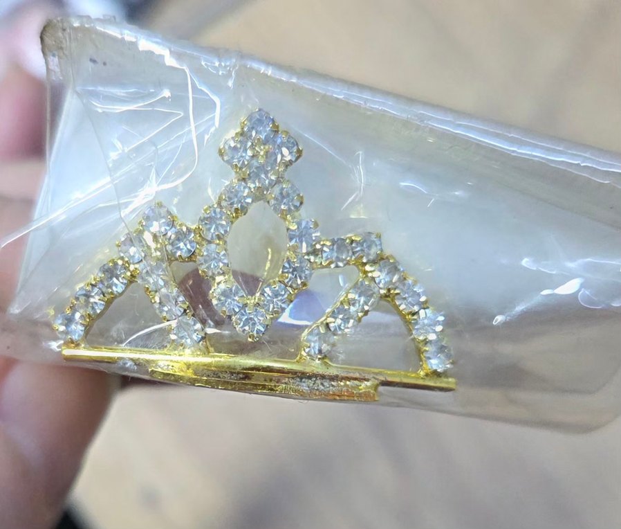 Altın Renkli Parlak Taşlı Saç Tokası - Görsel 3